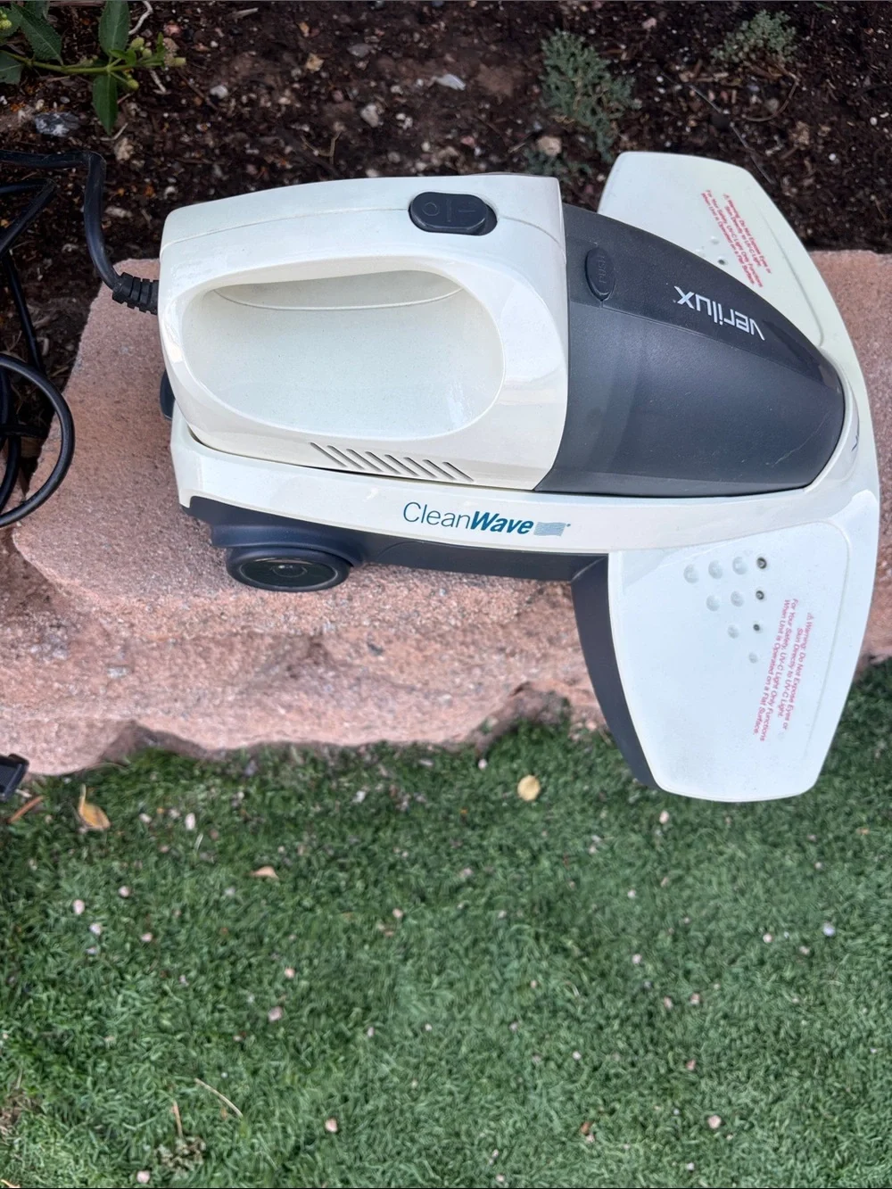 Verilux CLEAN WAVE VH07WW1 UV-C Sanitizing Furniture & Bed Portable Vaccum
